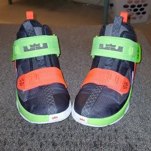 Kids 7Y LeBrons